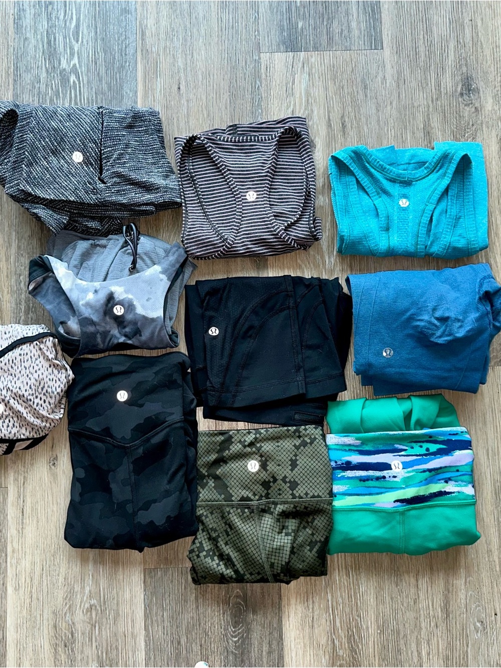 lululemon lot - sweatshirts, tanks, joggers, leggings, capris, shorts sz 6